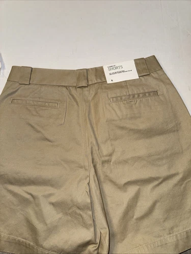 NWT Old Navy Women's Classic Fit Khaki Shorts Size 6 Below Waist Pockets - Picture 4 of 5