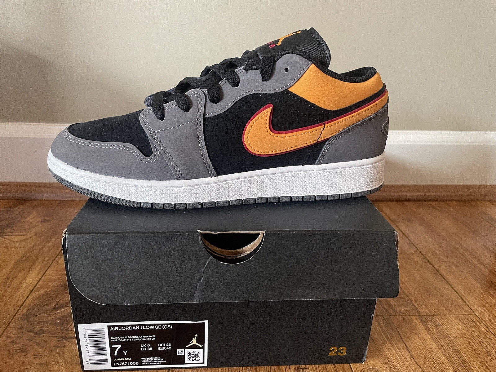 Nike Air Jordan 1 Low "Black&sol;Light Graphite&sol;Cardinal RedVivid " Big Kids&apos; Size 7