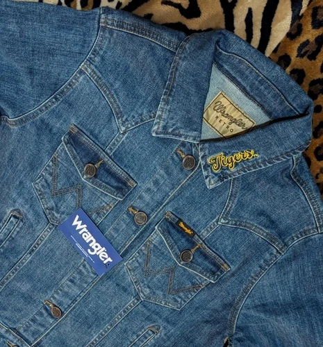 $96 new RETRO WRANGLER LSU TIGERS Blue Jean Denim Trucker Jacket Women L #c71