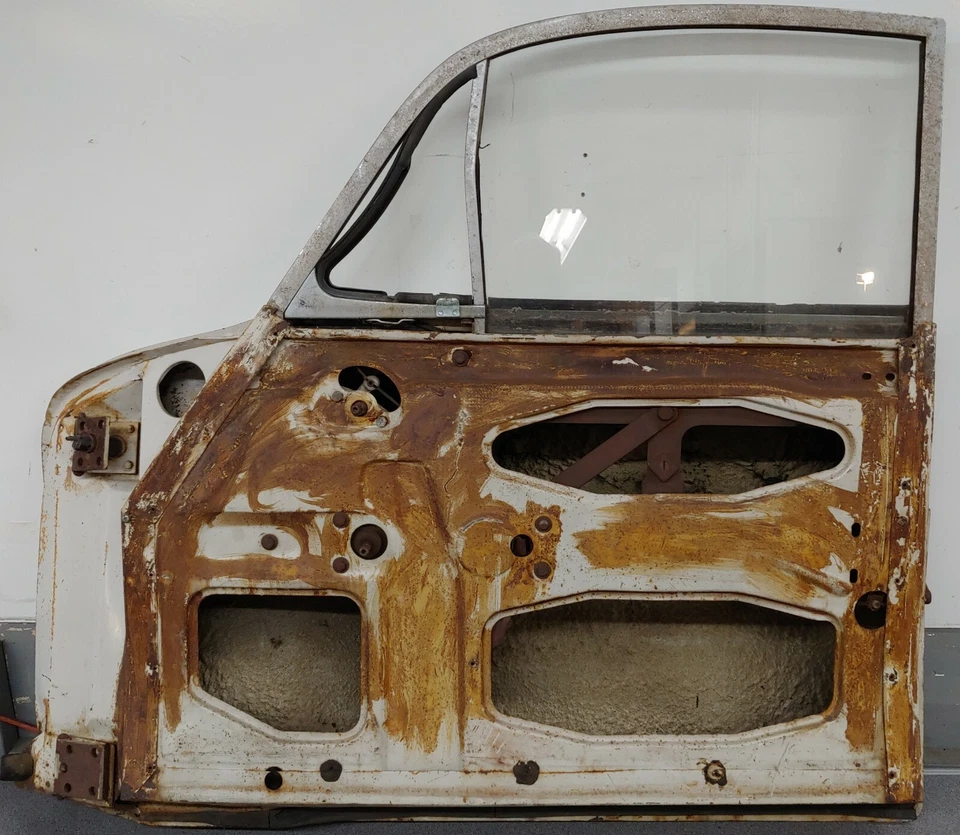 USED ORIGINAL GENUINE PORSCHE 356B T6 COUPE PASSENGERS DOOR SHELL NLA 21 - Image 4 of 4