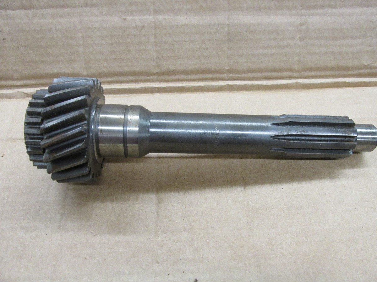 358　GMC RTT5.5 1969 -75 5 SPEED NOS GMC TRUCK TRANSMISSION MAINDRIVE INPUT GEAR