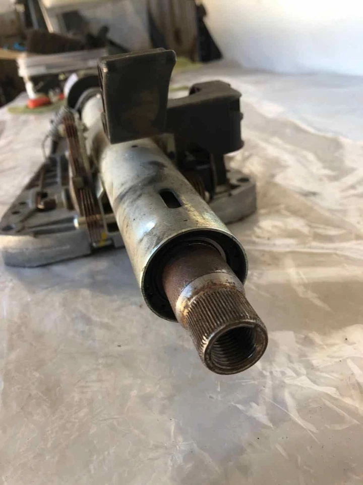 Columna de dirección Mercedes Benz C300 2010-2015 con memoria tracción trasera PP204460310Q04 OEM Foto 2 de 4