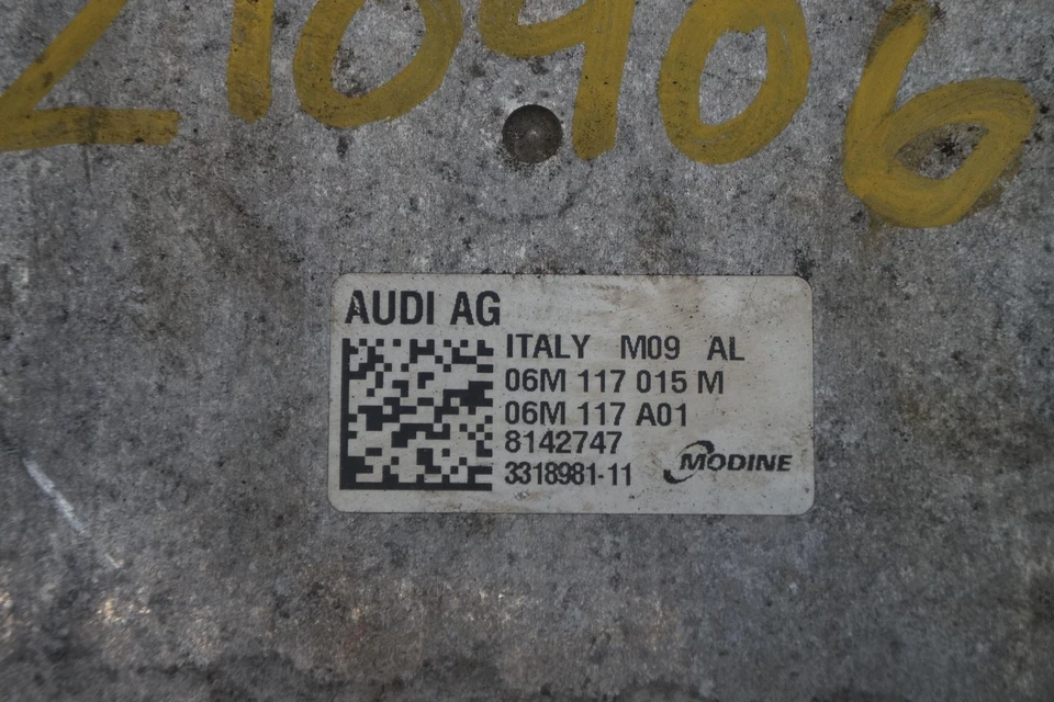Intercambiador de calor enfriador de aceite de motor 06m117015m OEM Audi Sq5 2018-20 A6 A8 Q7 Q8 Foto 3 de 3