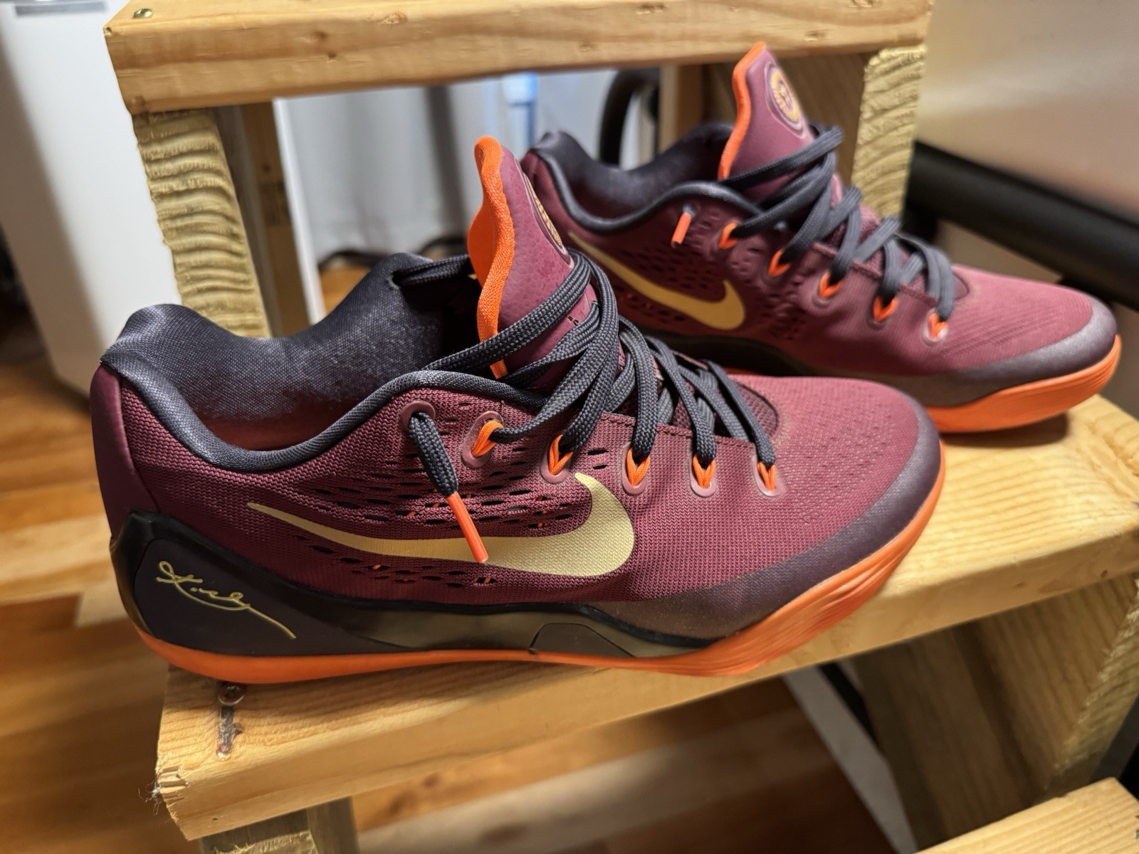 Nike Kobe 9EM granate profundo