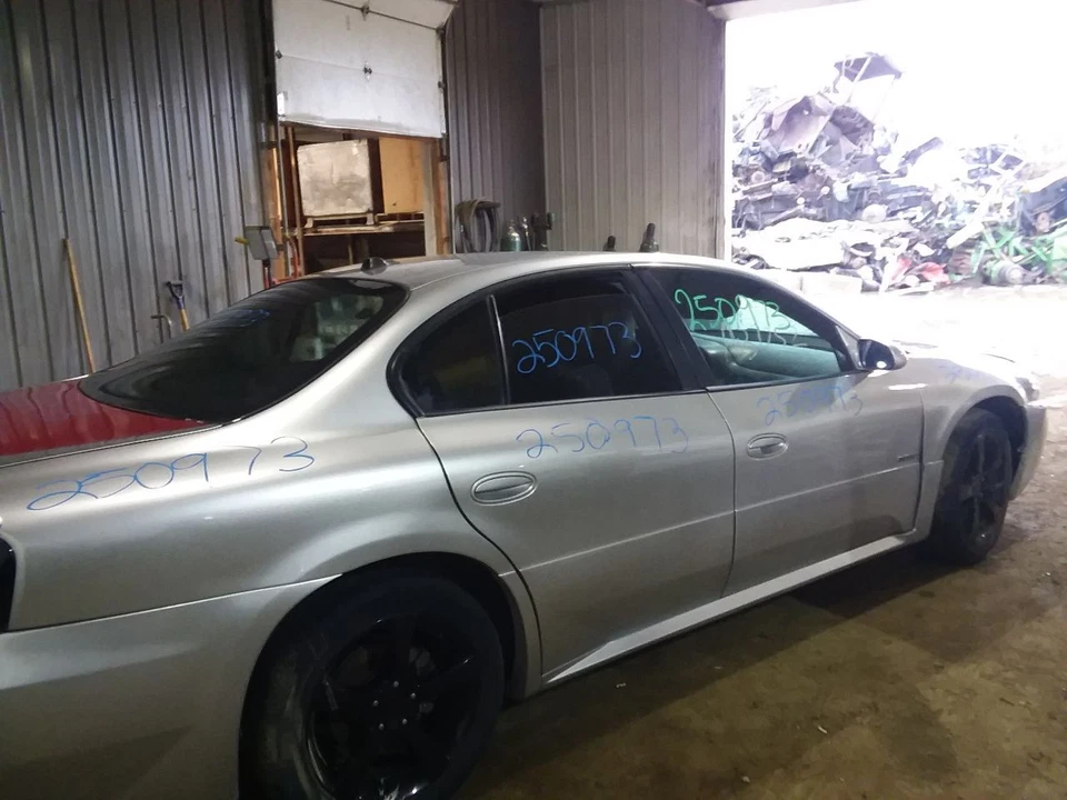 Back Glass With Telematics Onstar Opt UE1 Fits 00-04 BONNEVILLE 2099759 - Image 2 of 4