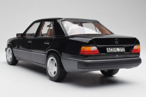 183950 Mercedes 230E W124 Cerchi AMG Neri Edizione Limitata Norev 1/18 - Foto 10 di 12