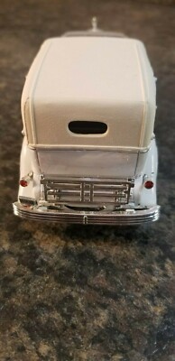 Signature Die-Cast Model 1933 Cadillac Town Car (Lot 938) | eBay