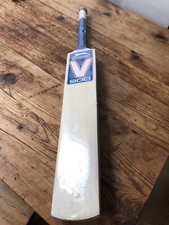 Image of Slazenger Cricket Bat V900