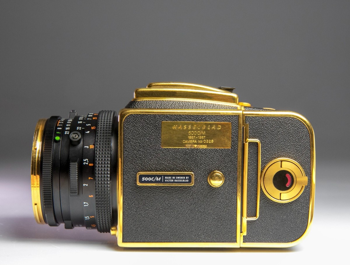 Gold Hasselblad Moon Edition Moon Hasselblad 907x For Sale 907X