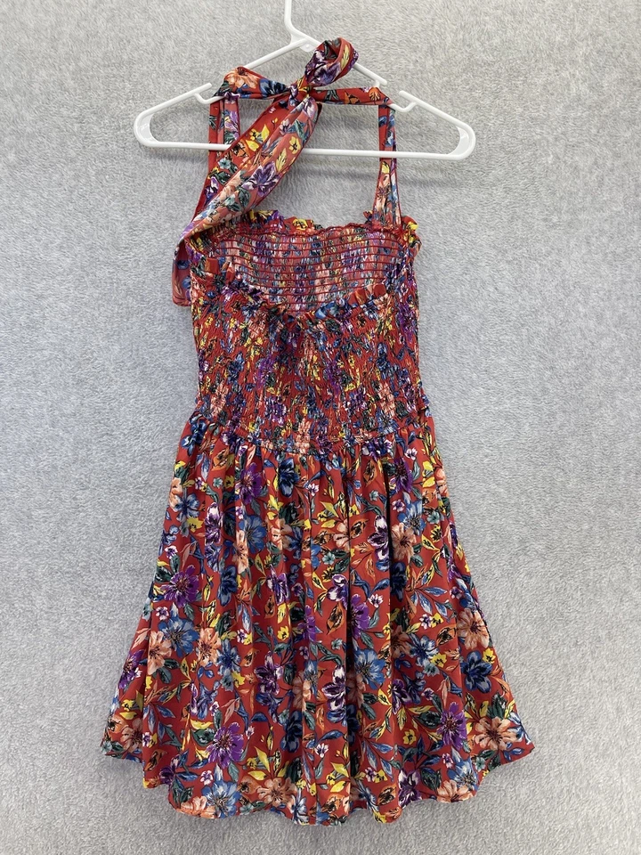 Vestido para mujer Band of Gypsies Collective halter calado floral rojo pliegues medianos Foto 3 de 4