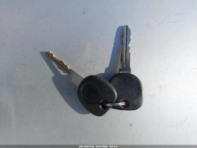 Muelle trasero usado para: camioneta Chevrolet Express 3500 2006 recortada con inferior Foto 2 de 4