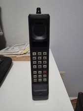 Vintage Motorola Brick Cell Phone DynaTAC 8000 Series F09PDY8337AG Cellular