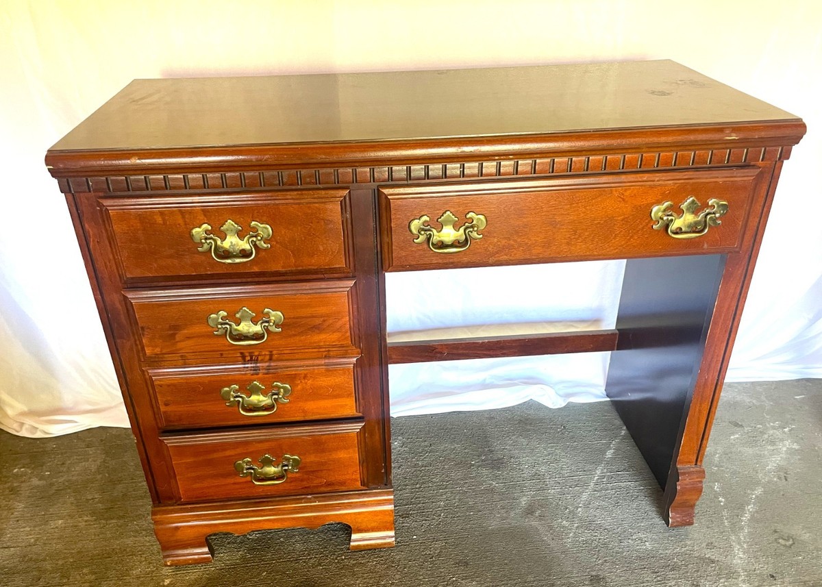 Vintage Thomasville Mahogany Writing Desk | Traditional Executive