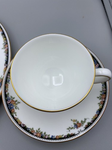 Wedgwood Osborne 4 Piece Place Setting Dinner Cup & Saucer 9” Platter Never Used - Picture 5 of 15