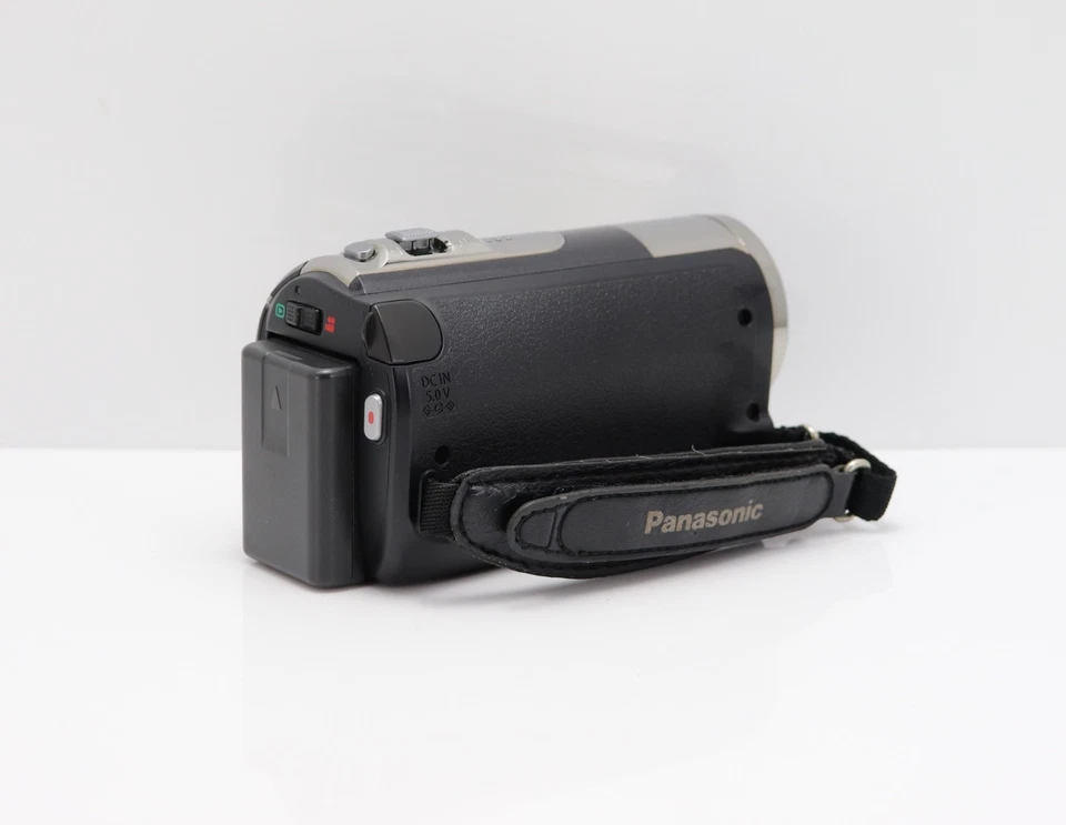 PANASONIC SDR-T50 CAMCORDER BOXED 4GB MEMORY / SDXC CARD VIDEO CAMERA - Image 4 of 4