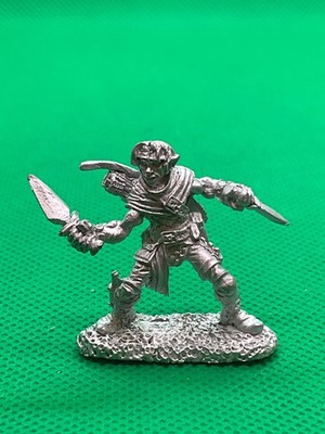 Reaper 28mm Dilean Softstep Rogue Dual Daggers DnD Traitors Toll Frostgrave RPG