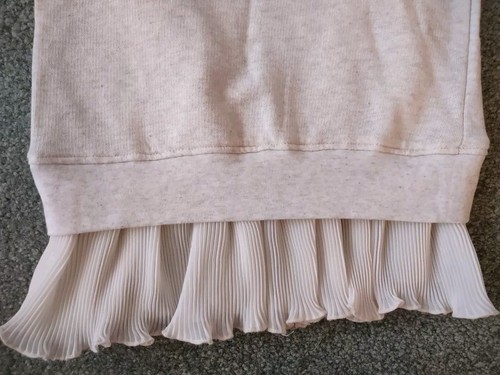 Little Girl's Cute Sweatshirt Top, Oatmeal Color, Lace, Peplum, Pockets. S, New - Picture 9 of 10