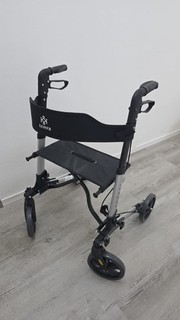 KESSER Rollator 4 Räder faltbar mit Sitz Schwarz/Silber fast NEU