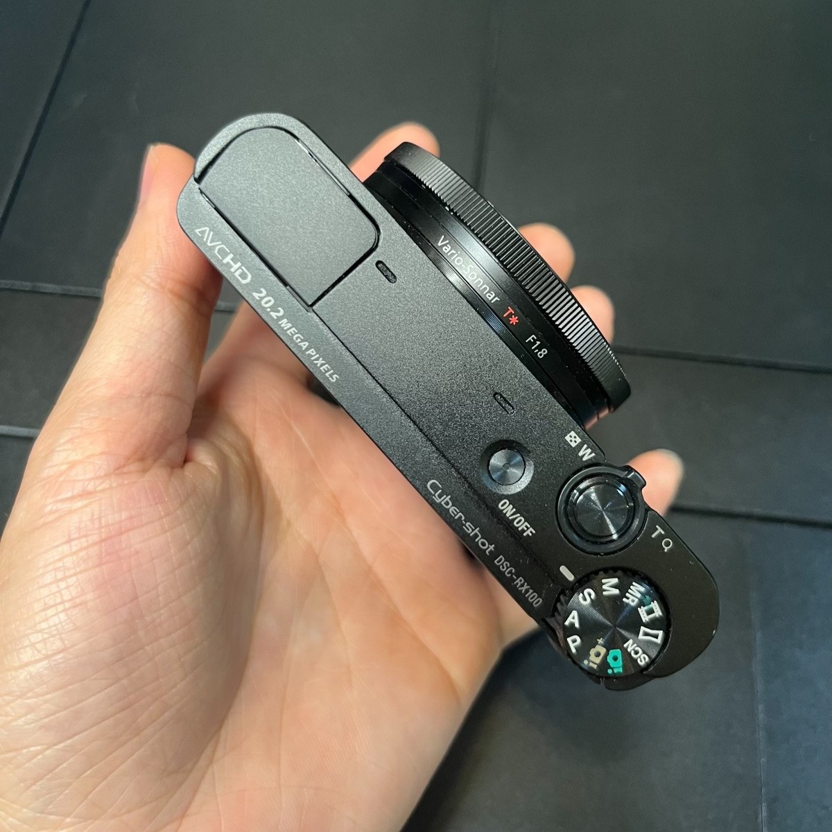 Sony Cyber-Shot DSC-RX100i m1 Digital Camera 20.2MP 3.6x Optical