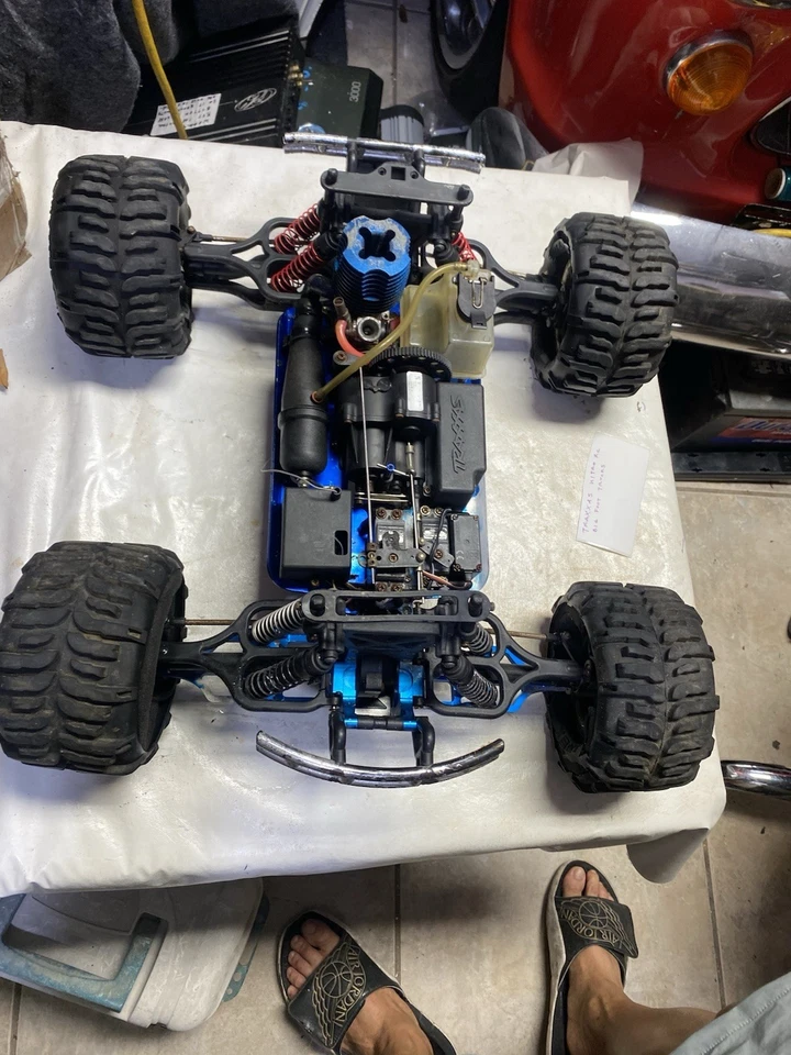 Traxxas T Maxx  4x4 Brushless RC Gas Remote Control Car Nitro For Parts - Image 4 of 4