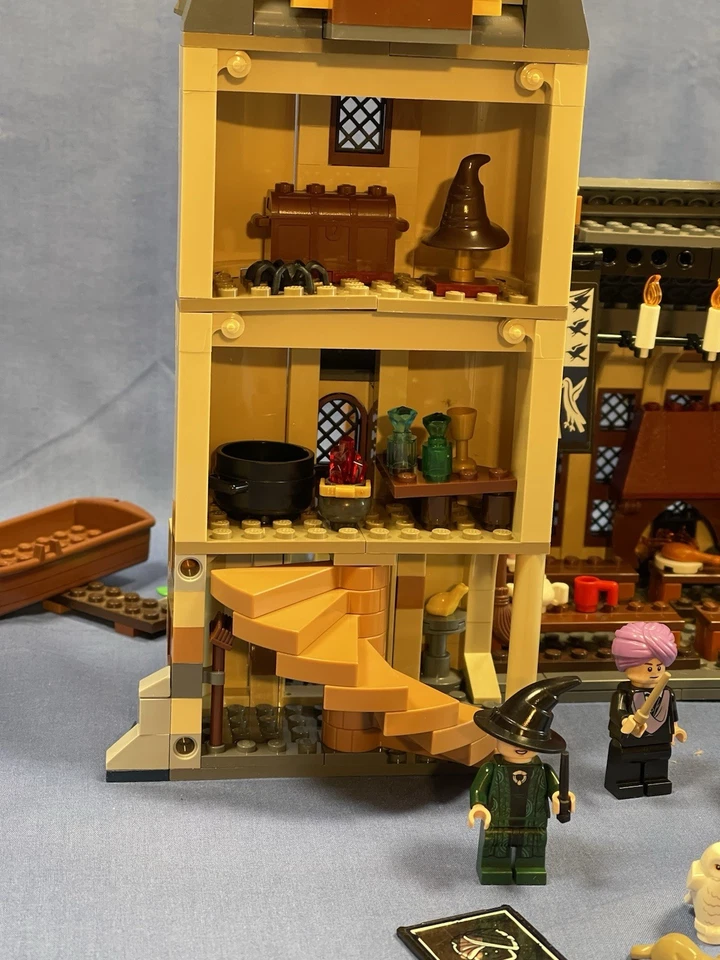 LEGO Harry Potter Hogwarts Great Hall 75954 Complete w/Manual & Minifigures - Image 4 of 4