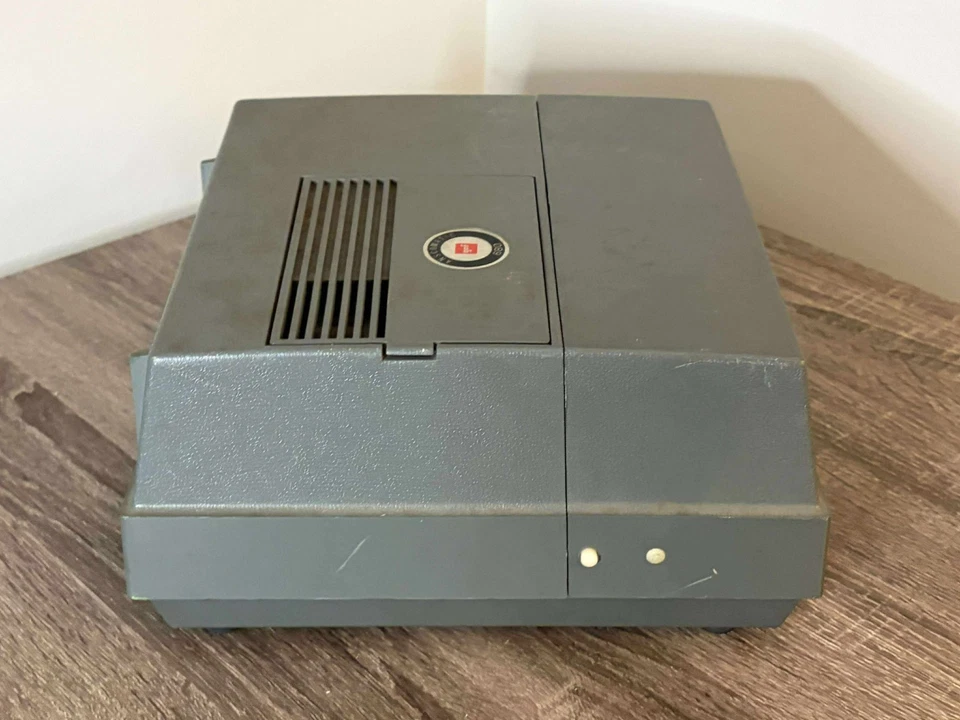 GAF ANSCOMATIC 680 SLIDE PROJECTOR TESTED WORKS - Image 4 of 4