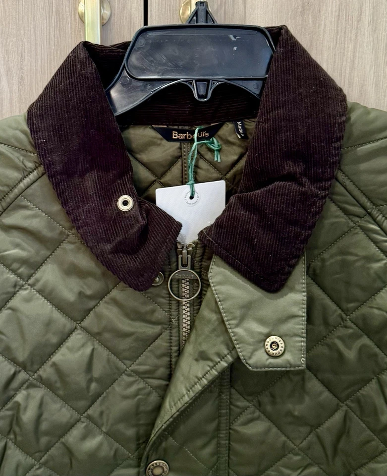 NWTs Barbour Men’s Quilted Ashby Jacket. Olive. XL - Image 4 of 4