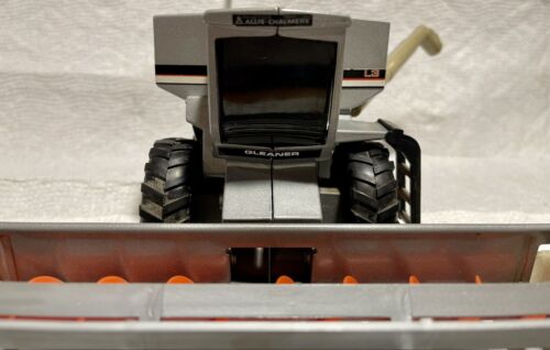 Vintage 1982 ERTL 1:32nd Scale Allis Chalmers Gleaner L3 Combine, #1207 - Picture 14 of 18