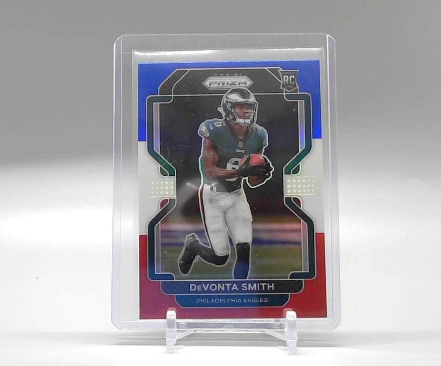 2021 Panini Prizm #335 DeVonta Smith Red, White, Blue NM/MT