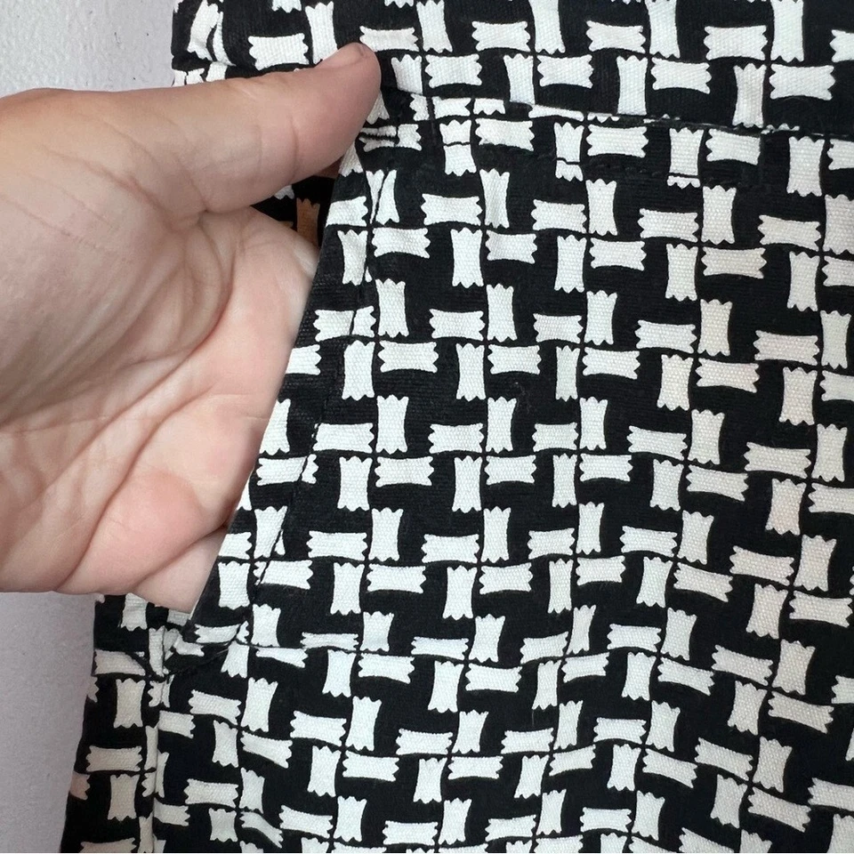 Ann Taylor Loft Women’s Houndstooth Print Chino Shorts Black & White Size 2 - Image 3 of 4