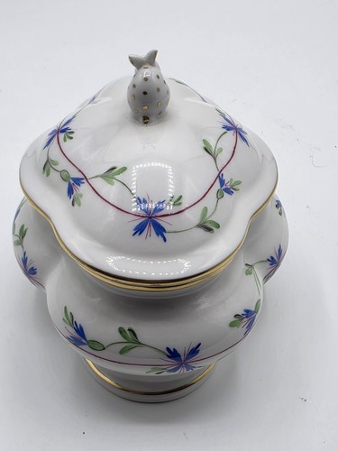 Vintage Herend Porcelain Hand Painted Rabbit/Floral Trinket Box Gold Accents - Picture 5 of 13