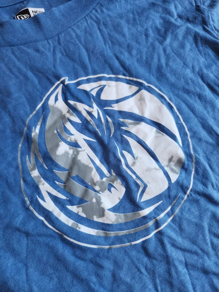 NEW ERA Women's Dallas Mavericks Long Sleeve Crop Top Shirt Raw Hem, Blue, M NEW - Image 2 of 4