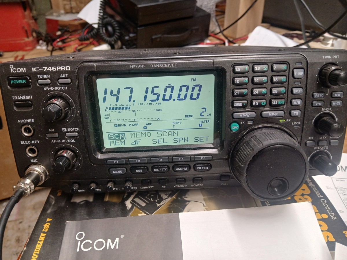 Icom IC-746PRO HF/VHF Dual Band Ham Radio Transceiver w/ Mic