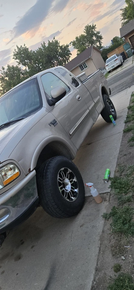 1998 Ford F150 4x4 4WD Pickup - Image 2 of 4