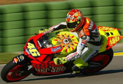 Valentino Rossi AGV MotoGP Valencia 2003 casco 1 8 Minichamps