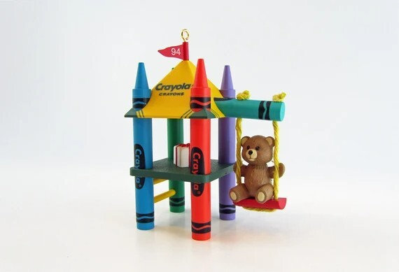 HALLMARK ORNAMENT  BRIGHT PLAYFUL COLORS 1994 CRAYOLA CRAYON