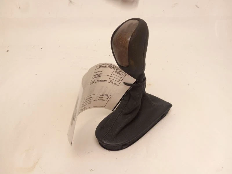 BOTA PERILLA CAMBIO CUERO MERCEDES-BENZ E320 2004 PN A211 267 1310 Foto 4 de 4