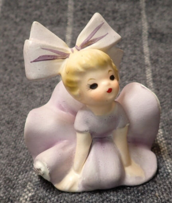 Vintage Inarco 1963 Big Bow Bloomer Girl E-1059 Kneeling Figurine Cleveland Ohio