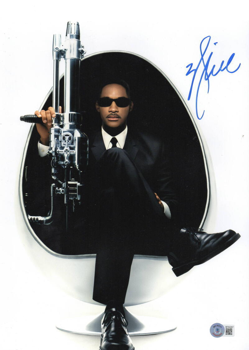 WILL SMITH Autographed Signed 11X14 PHOTO MEN IN BLACK AUTHENTIC BECKETT HOLO 2 