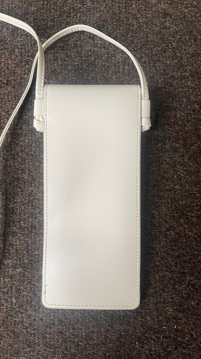CELINE Authentic White crossbody pouch phone wallet  display picture 1