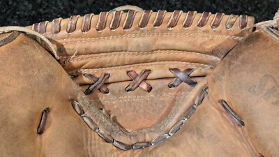 VTG 60s Spalding Larry Yogi Berra RH Catcher's Mitt Glove