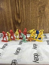 Vintage Lot E Plastic Toy Soldiers and Indians Figures Lot of 12