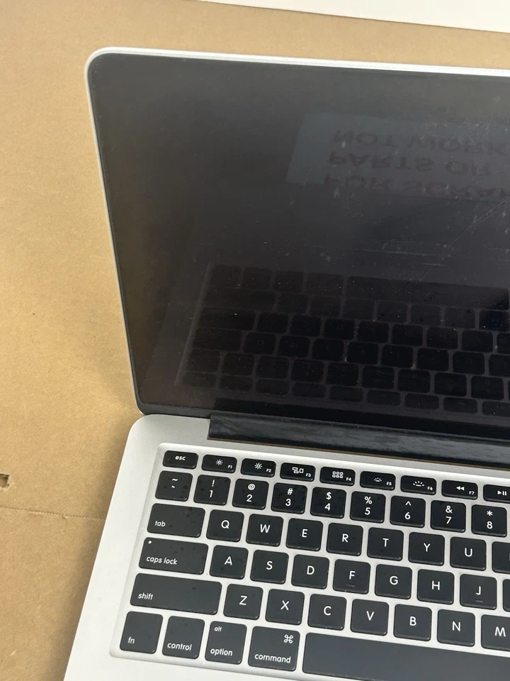Apple A1502 MacBook Pro For Parts or Not Working LOTA611X (SCREEN DAMAGE) - Image 3 of 4