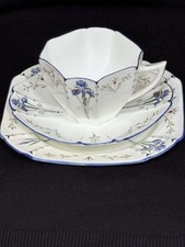 Fabulous Shelley Vintage Queen Anne shape. Blue Iris Pattern 723404 RD Number