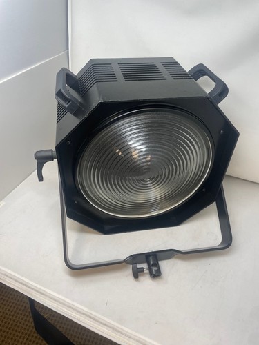 Profoto Pro Fresnel Spot (Retail price $2,700)  Lense in perfect condition.