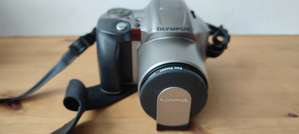 Olympus IS-20 Advanced 35mm Film Bridge Camera with Big Zoom Lens - Boxed - Image 2 of 4