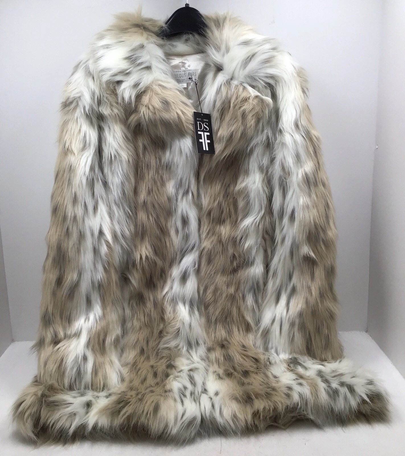 Donna Salyers Fabulous Furs Fireside Stroller Snow Lynx Coat Size XL
Opens in a new window or tab