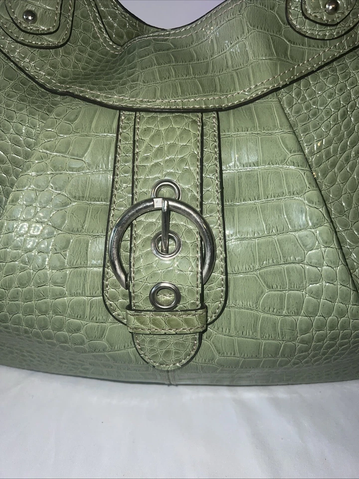 Bolso Cartera Nine West Lola “Get Totally Organized” Verde Hoja (17x11) Foto 2 de 4