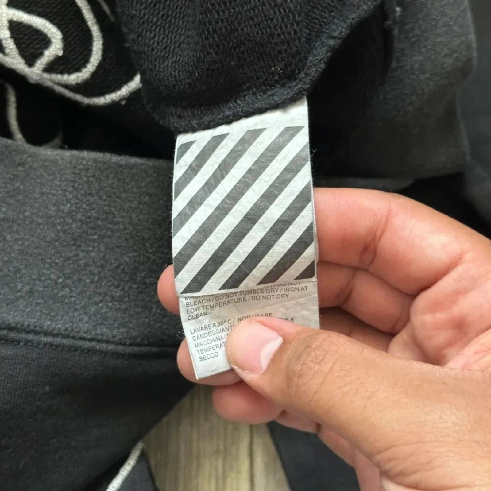 Felpa con cappuccio pullover freccia astratta Off White FW19 taglia XS