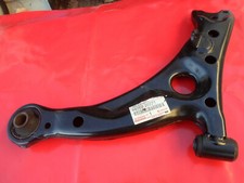Triangle de suspension Toyota CARINA